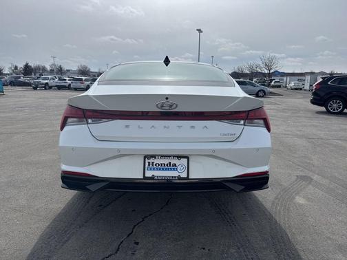 2021 Hyundai ELANTRA Limited