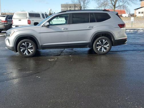 2024 Volkswagen Atlas 2.0T SE