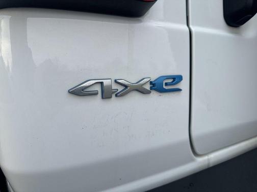 Bright White Clearcoat 2023 Jeep Wrangler 4xe Sahara