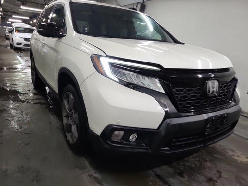 White Diamond Pearl 2019 Honda Passport Touring