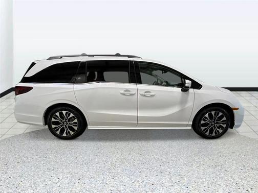Platinum White 2026 Honda Odyssey Elite