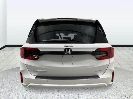 Platinum White 2026 Honda Odyssey Elite