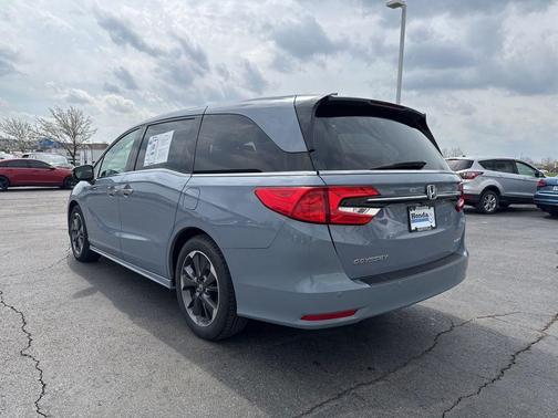 Sonic Gray Pearl 2023 Honda Odyssey Elite