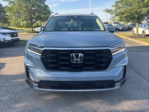 Sonic Gray Pearl 2024 Honda Pilot Elite