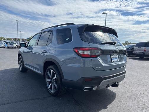Sonic Gray Pearl 2024 Honda Pilot Elite
