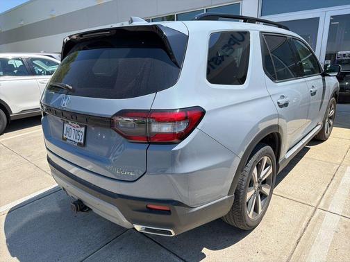 Sonic Gray Pearl 2024 Honda Pilot Elite