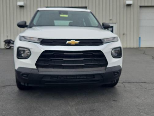 Summit White 2022 Chevrolet Trailblazer LS
