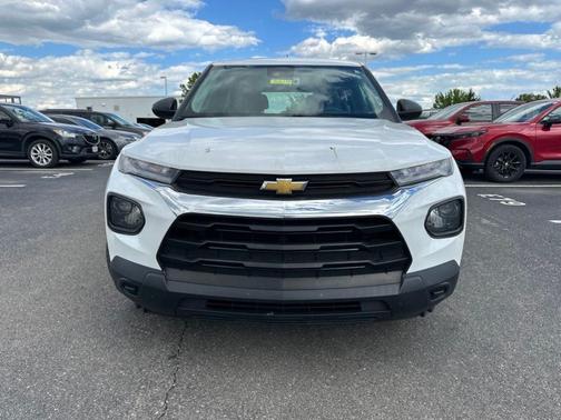 Summit White 2022 Chevrolet Trailblazer LS