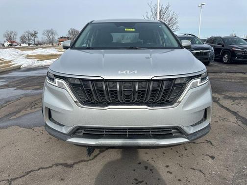 2023 Kia Carnival LX