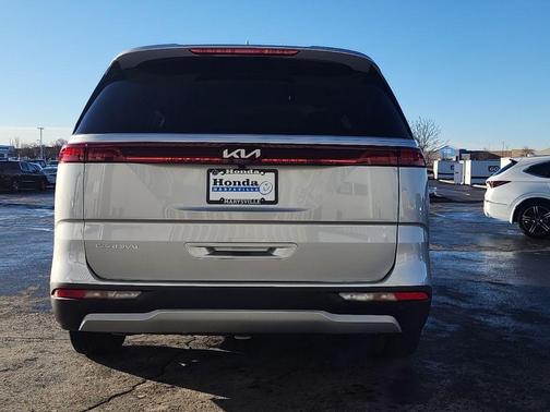 2023 Kia Carnival LX