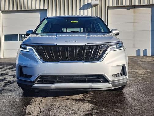 2023 Kia Carnival LX