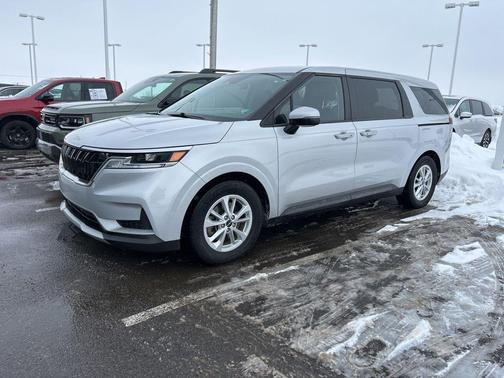 2023 Kia Carnival LX