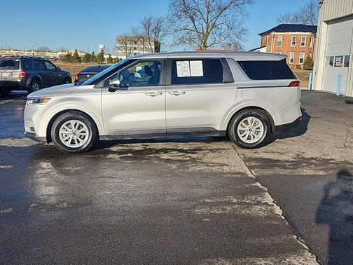 2023 Kia Carnival LX