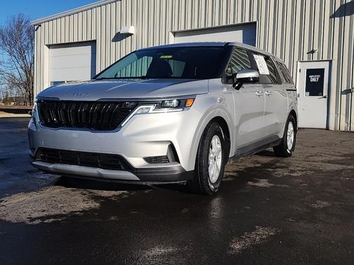 2023 Kia Carnival LX