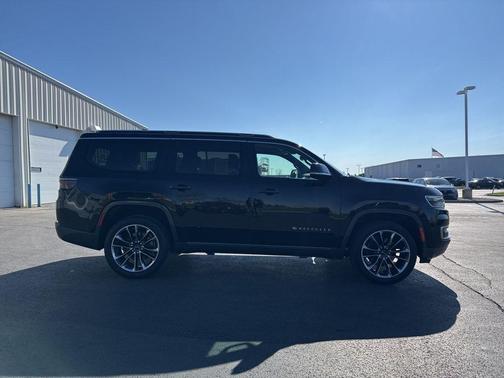 Diamond Black 2022 Jeep Wagoneer Series III