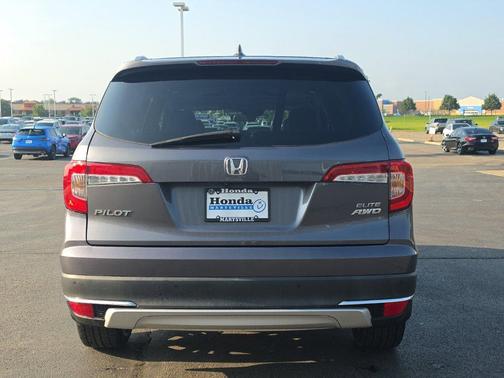 Modern Steel Metallic 2022 Honda Pilot Elite