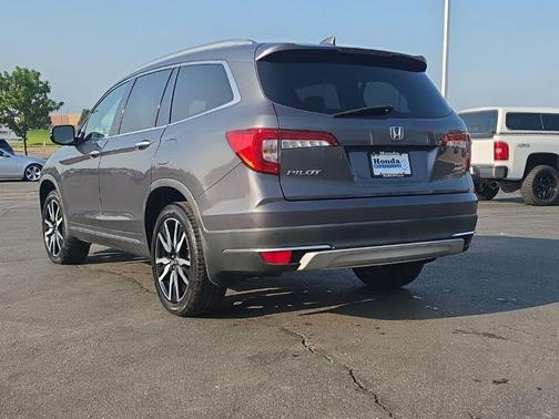 Modern Steel Metallic 2022 Honda Pilot Elite