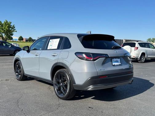 Urban Gray Pearl 2024 Honda HR-V Sport