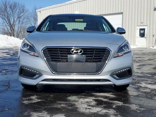 2017 Hyundai SONATA Hybrid Limited