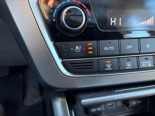 2017 Hyundai SONATA Hybrid Limited