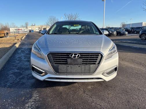 2017 Hyundai SONATA Hybrid Limited