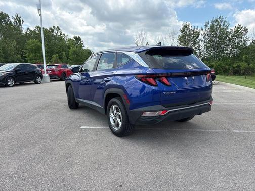 2022 Hyundai TUCSON SE