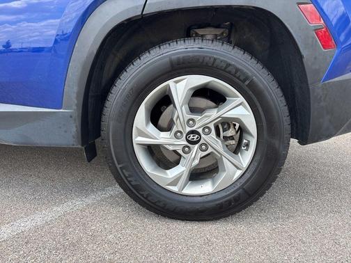 2022 Hyundai TUCSON SE