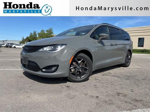 Ceramic Gray Clearcoat 2020 Chrysler Pacifica Touring-L Plus