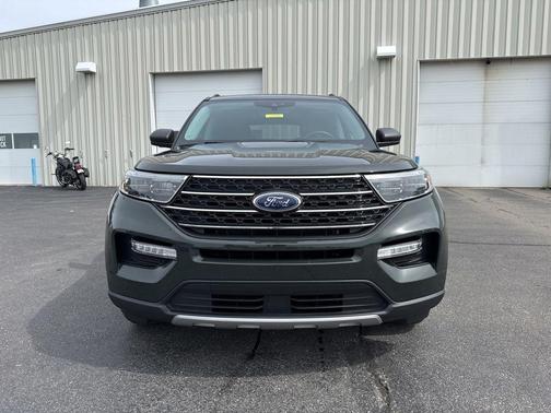 Forged Green Metallic 2022 Ford Explorer XLT