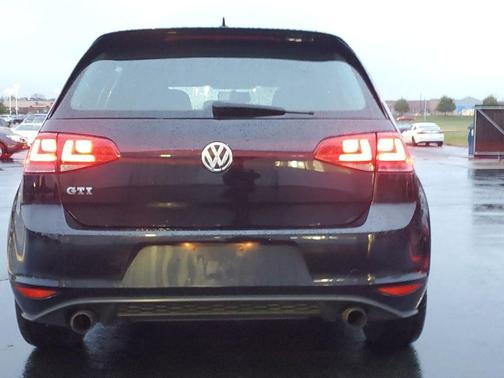 2017 Volkswagen Golf GTI S 4-Door