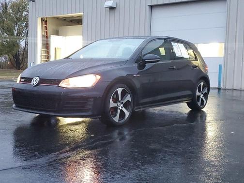2017 Volkswagen Golf GTI S 4-Door