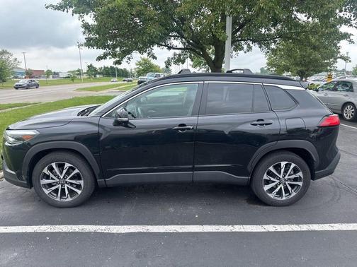 2023 Toyota Corolla Cross XLE