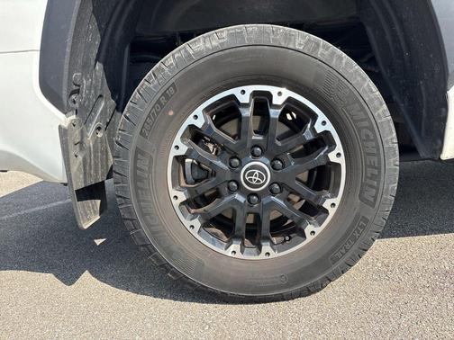 2022 Toyota Tundra SR5