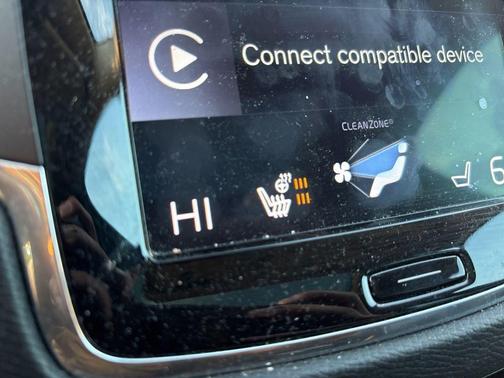 2019 Volvo XC90 T6 Momentum