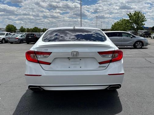 Platinum White Pearl 2018 Honda Accord Sport