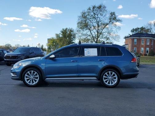 2017 Volkswagen Golf Alltrack TSI SE