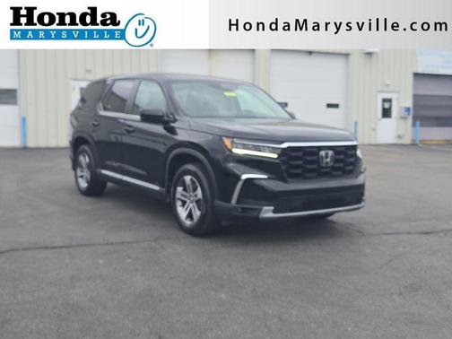 Crystal Black Pearl 2023 Honda Pilot EX-L 7-Passenger