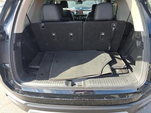 Crystal Black Pearl 2023 Honda Pilot EX-L 7-Passenger