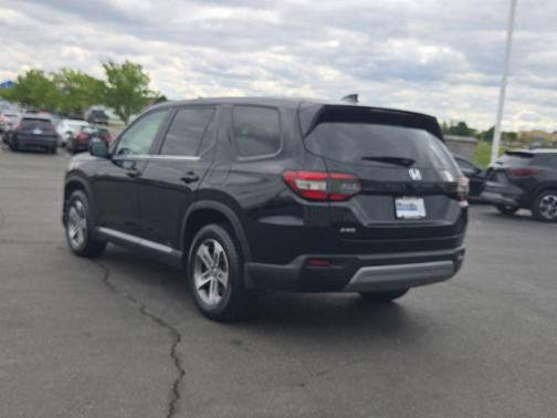 Crystal Black Pearl 2023 Honda Pilot EX-L 7-Passenger