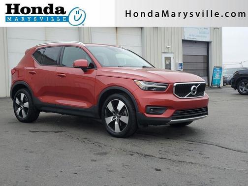 2021 Volvo XC40 T5 Momentum