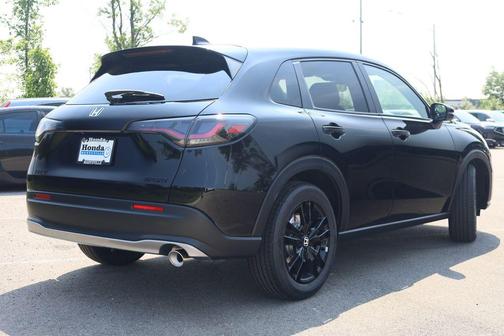 Crystal Black Pearl 2027 Honda HR-V Sport