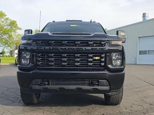 Mosaic Black Metallic 2022 Chevrolet Silverado 2500 Custom