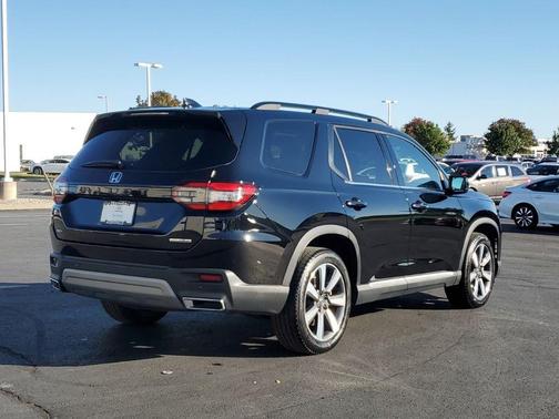 2023 Honda Pilot Touring