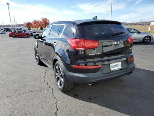 Photo 5 of 32 of 2016 Kia Sportage SX