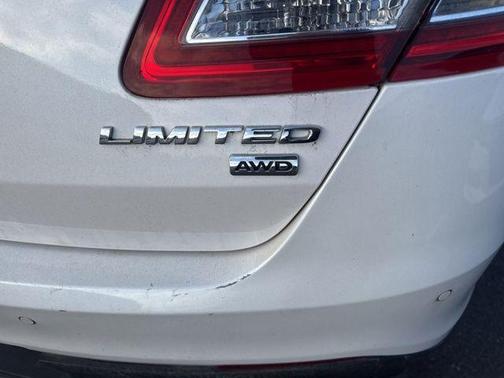 2019 Ford Taurus Limited