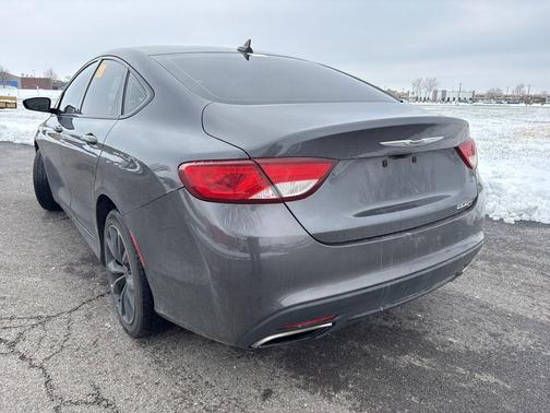 2016 Chrysler 200 S
