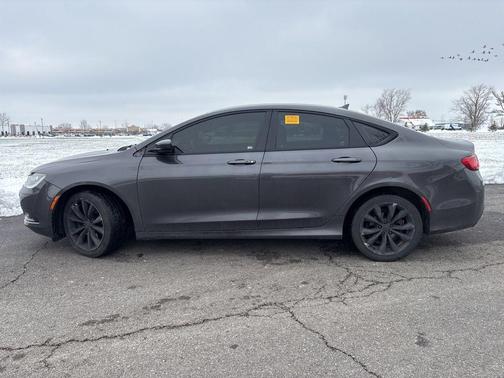 2016 Chrysler 200 S