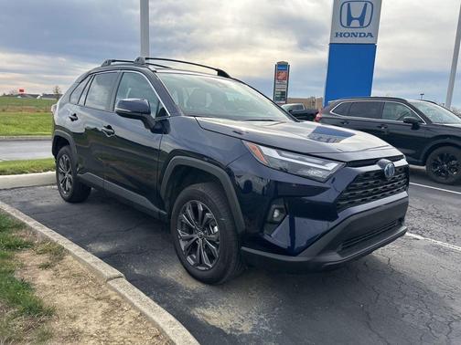 2023 Toyota RAV4 Hybrid XLE Premium