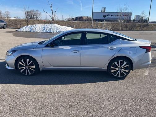 2020 Nissan Altima 2.5 SR