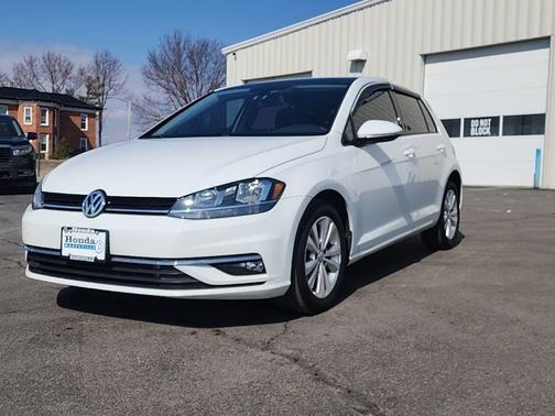 2018 Volkswagen Golf TSI SE